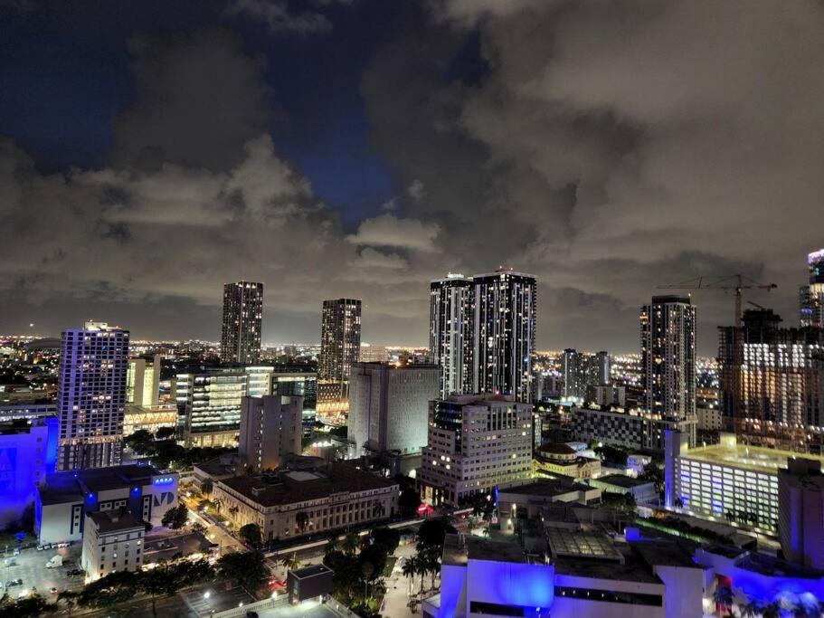 Amazing Condo In Downtown Miami/Brickell W/Parking Exterior photo